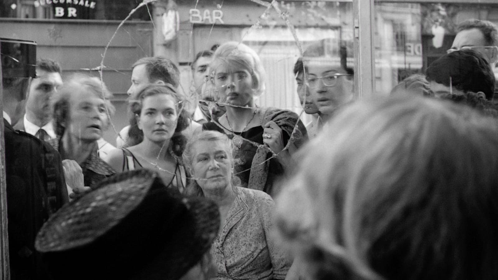 Scene from Cléo from 5 to 7